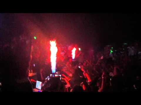 Steve Angello playing Sweet Disposition\One More Time\Be @ Peter Pan - 03\08\2011