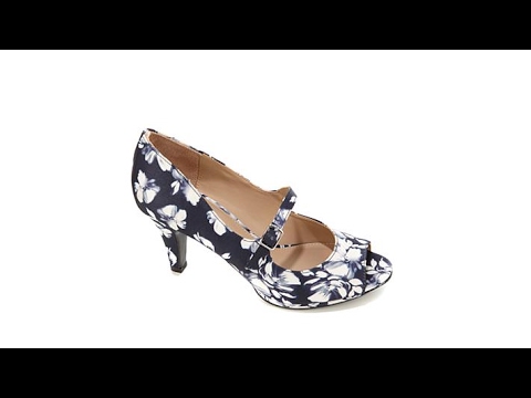 Naturalizer Iris Mary Jane OpenToe Pump