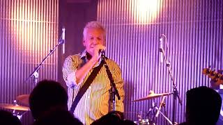 Icehouse - Heroes (David Bowie cover), Esplanade Hotel St Kilda, 09.07.2011