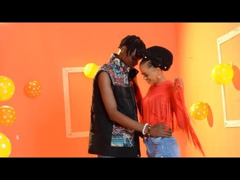 En featuring avec Halima Bah Qui est réellement l'artiste Haaki B.