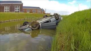 preview picture of video 'Auto te water Zuidelijke Randweg Middelharnis 2013'