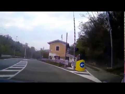 Passaggio a livello Vallerana direzione Asti - Rail crossing in Vallerana (Piemonte, Italy)