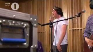 [VIDEO] You Me At Six - Poker Face (Live Lounge)