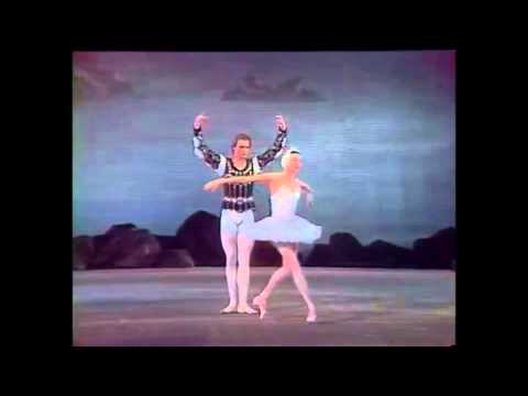 Galina Mezentseva - ‘Swan Lake’ Act PDD (Early 1970s and 1986)