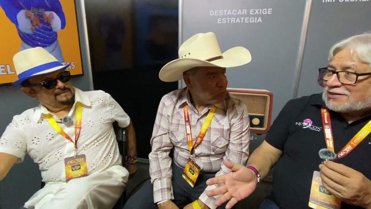 Xavier Santos Compositor y Memo González con El Muñeco Cast en Acapulco 2025