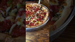 Best Deep Dish Pizza In Houston??!! Star Pizza Must Try! #shorts 🤘🏿🤤 #htown #houston