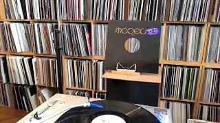 Trackdigger tracked 0202 B2 „Bumping And Grinding“ from the Heimat Weibe Groove Ep