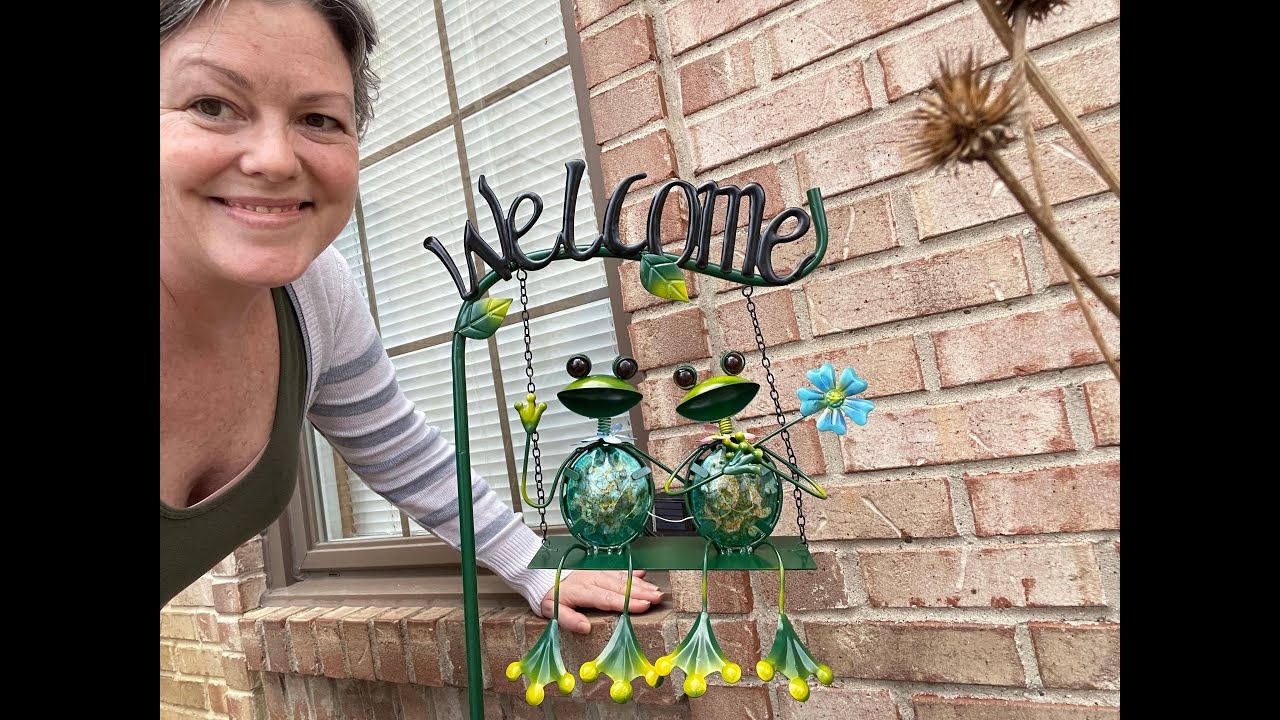 Outdoor solar lights frog addition to brighten any space