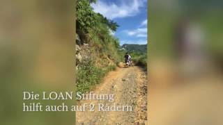 Loan Stiftung auf dem Moped