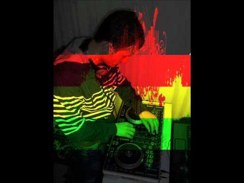 DJ LALUNA - IM IN FACEBOOK.wmv