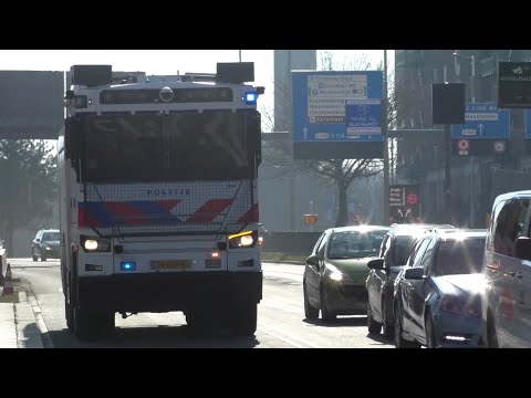 [Politie Waterwerper] met spoed door Rotterdam! [Rijopleiding]