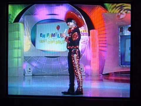 los chicharrines vicente en familia con chabelo.wmv