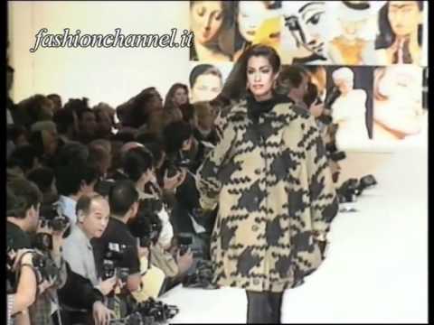 "Valentino" Autumn Winter 1991 1992 Paris 2 of 3 Pret a Porter Woman by FashionChannel