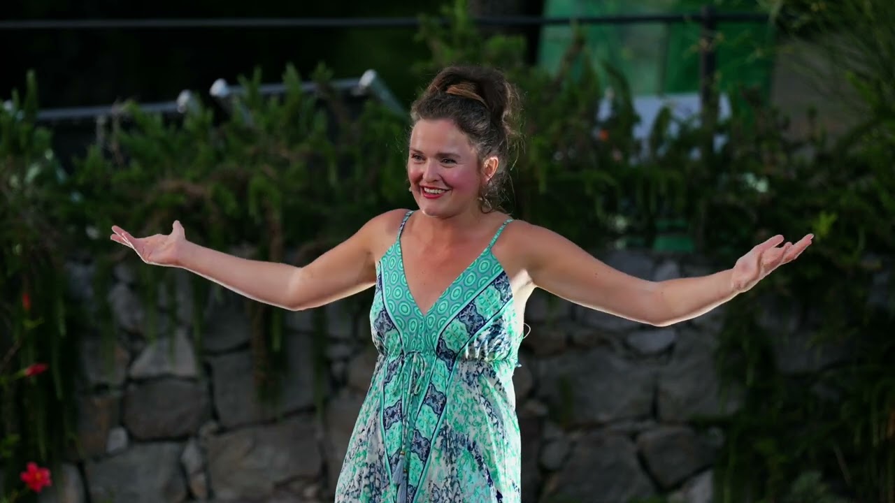 Essere imperfette non è una colpa. È la nostra forza. | Maura Bloom | TEDxIschia