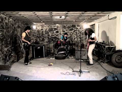 EL GARAGE PRESENTA A "COSMO"