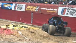 MONSTER JAM 2013 NASHVILLE GRINDER,GRAVE DIGGER,IRON MAN,WAR WIZARD,ZOMBIE,BLUE THUNDER,PROWLER