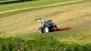 preview picture of video 'cutting haylage  wicklow july 20011  for Aidan Manhattan'