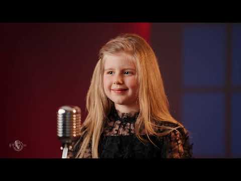 Ingrid Tamas - Coco Roco | Videoclip