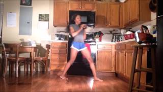 Home Booty Building Workout:  Lunges with a Twist