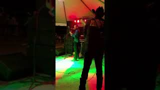 Los Migueles De Miguel Montoya  A la sombra de un nogal