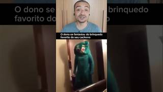 O dono se fantasiou do brinquedo favorito do seu cachorro #shorts