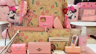 What’s in my bag Coach Mollie bucket bag