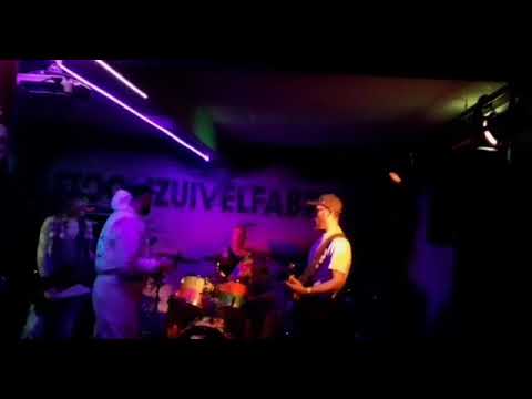 Klont!! The family that slays together