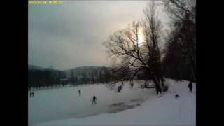 preview picture of video 'Skating on the pond - brusleni na rybníku Nové Město pod Smrkem 2012'