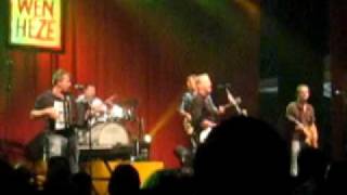 Rowwen Heze - Que Paso live op Graanpop Fijnaart