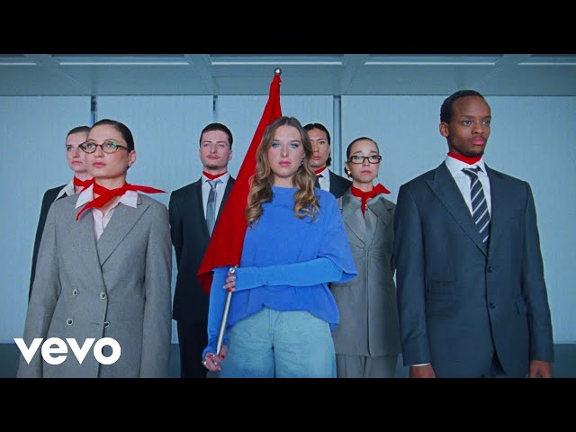 Video zu 'Mauvais Garcon' ansehen