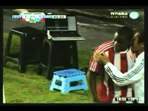 Golazo de Duvan Zapata exquisita picada por encima de Campestrini