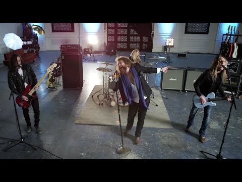 We Are Harlot - Dancing On Nails