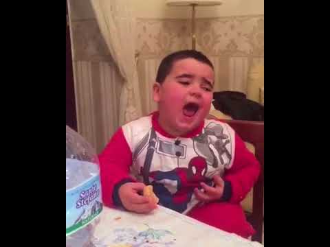 te voglio bene assaje canzone napoletana cantata da bambino prodigio