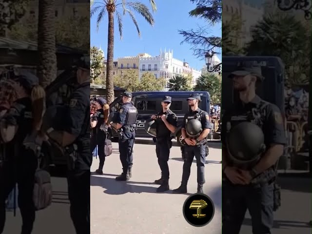 Policías para los pringados de Sol, si. Para los de Ceuta, no