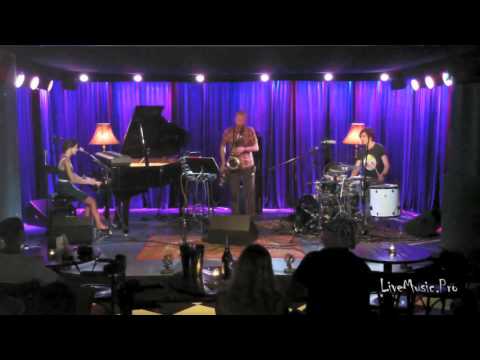 Jazzator (Trio) @ Alexey Kozlov Club – Medley