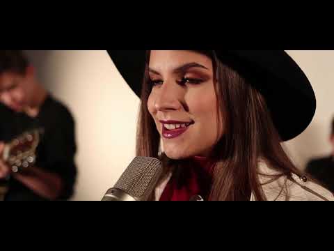 The Plut Family - Le tebi (Official Video)