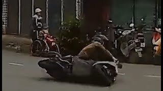 【自摔影片】看好了各位 ! 我只示範一次 !