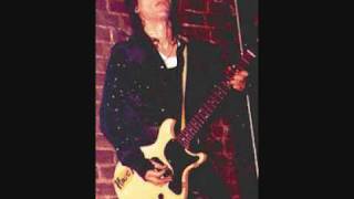 johnny thunders - blame it on mom. ( live 85 )