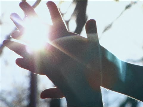 Gia Margaret - Barely There (Official Video)