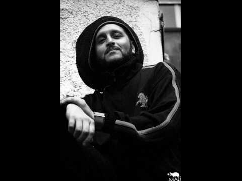 Mama She Don't Like You lyrics