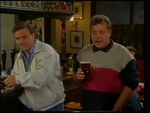 Hale and Pace - Pub Noise Sketch
