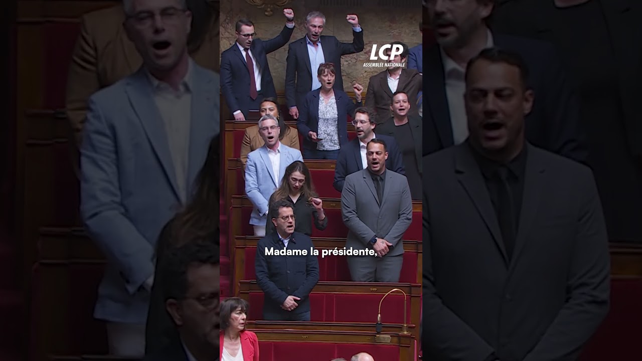 Les députés de gauche chantent à l’Assemblée contre la réforme du 1er mai - 10/04/2026