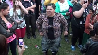 Download lagu Cea mai tare dansatoare pe DAI N-AI mp3