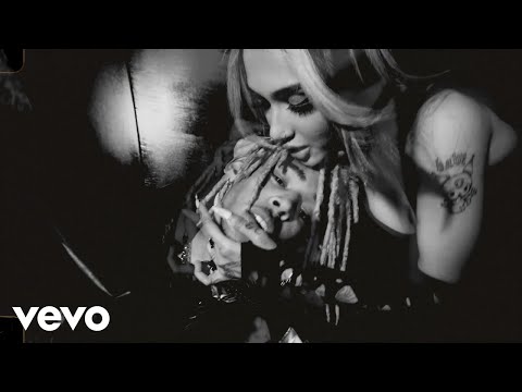 TheHxliday - Batgirl