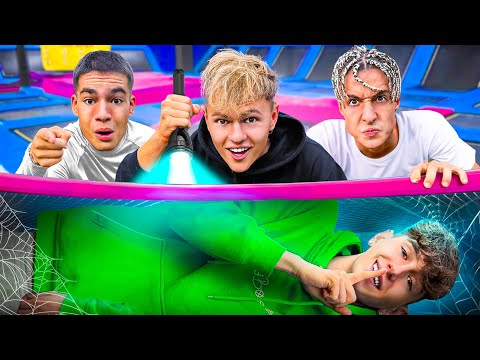 Nascondino in un PARCO TRAMPOLINI Gigante per €1000!