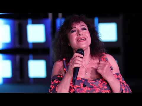 Alida Ferrrarese - Una fumata bianca