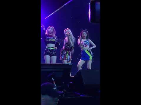 Kcon LA 2019 Itzy 있지 Dalla Dalla 달라 달라 Live 190818