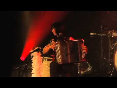 DELINQUANTE - Phobies (Live)