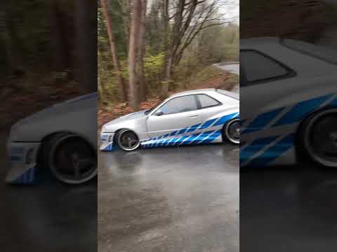 Nissan Skyline GTR-R34 Drifting
