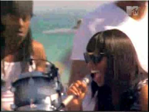 santigold ft N.E.R.D soldier live